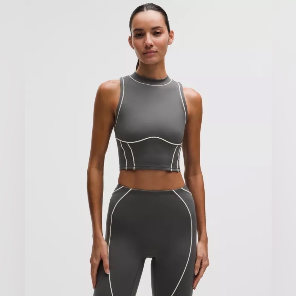 🆕🩶 Lululemon Ultralu Contour-Seam Cropped Tank Top - Onyx Grey